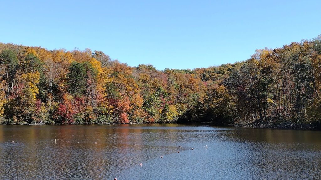 Indian Rock Lake in the bloom of Autumn